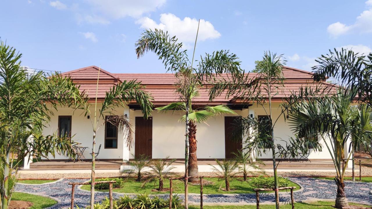 Isan Golf & Adventure Hotel Udon Thani Exterior photo