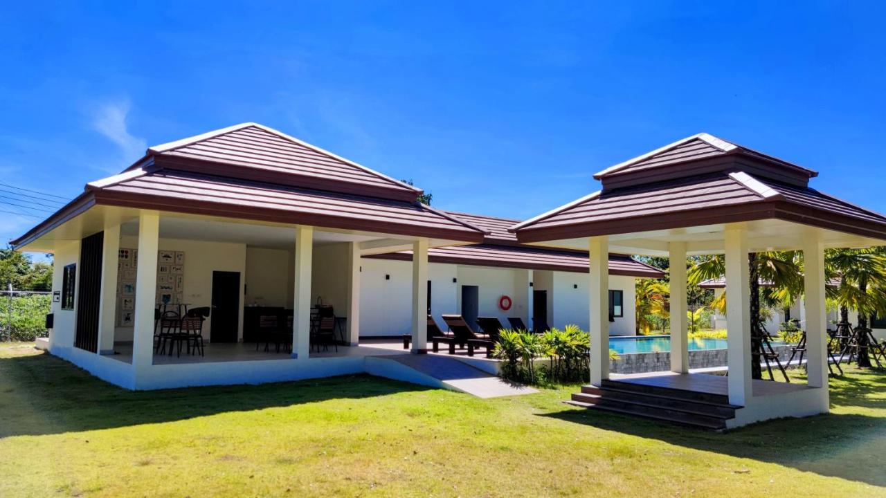 Isan Golf & Adventure Hotel Udon Thani Exterior photo